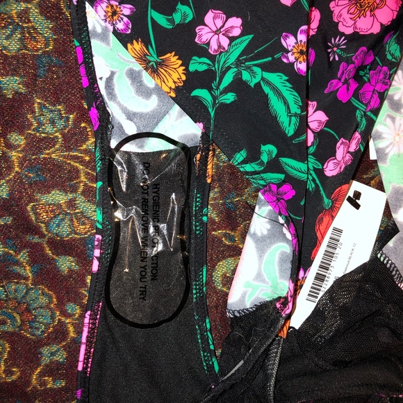 Boohoo Floral/Lace Cutout Swimsuit New With Tags - Picture 4 of 6